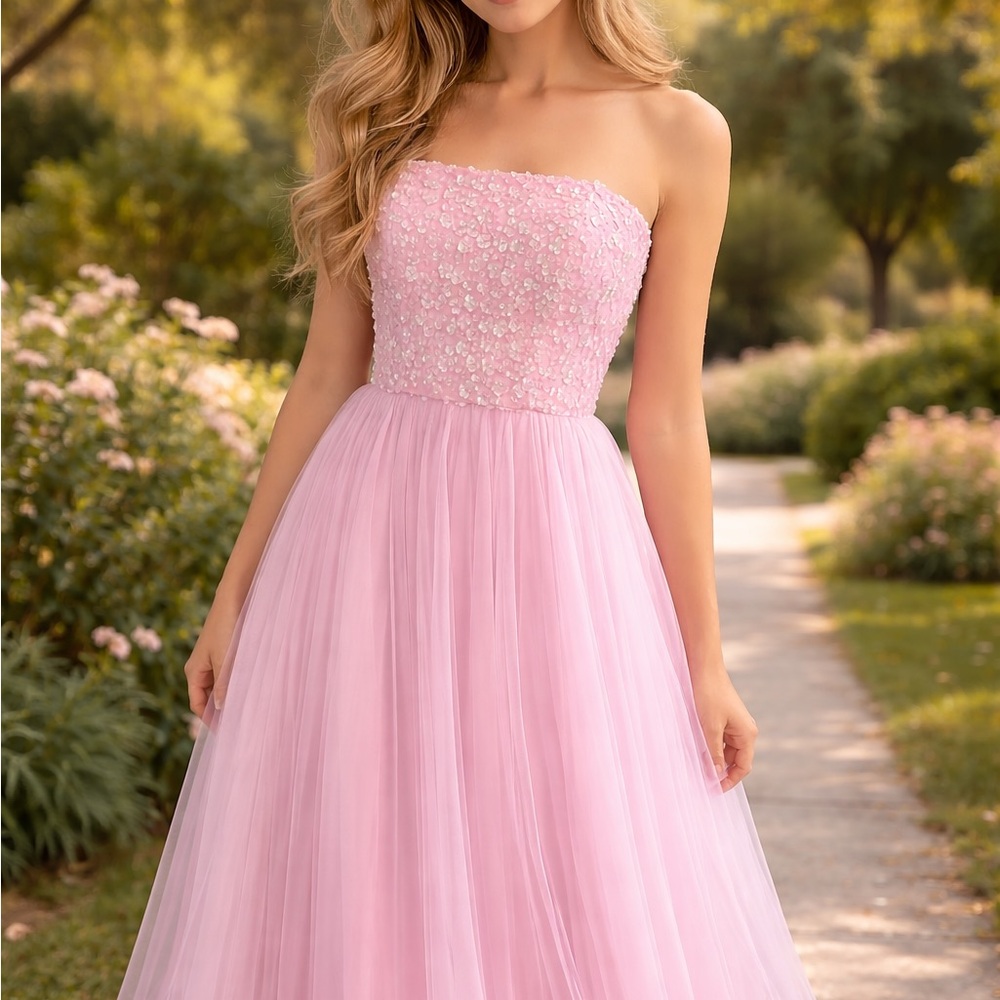 Chic Strapless Pink Gown